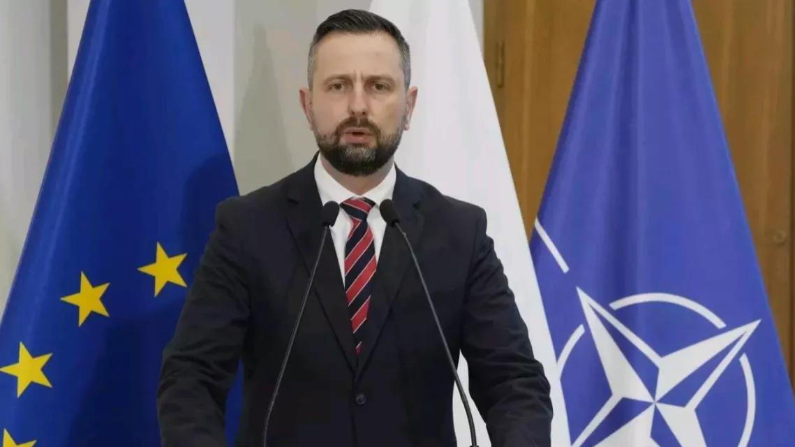 欧洲新闻网报道，当地时间28日，波兰防长柯西尼亚克-卡梅什确认，华沙已和美国签署