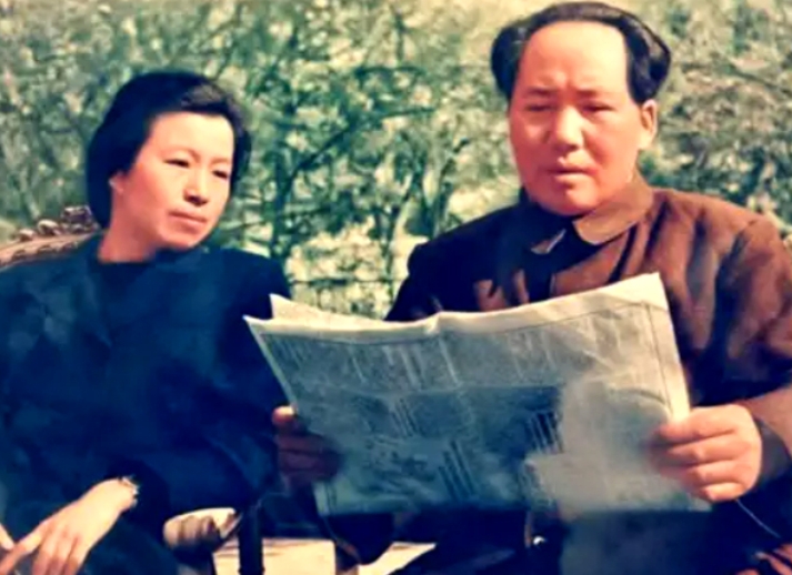江青与毛主席结婚后，只负责毛主席的生活，一般不参与政治活动。但是到了建国后，