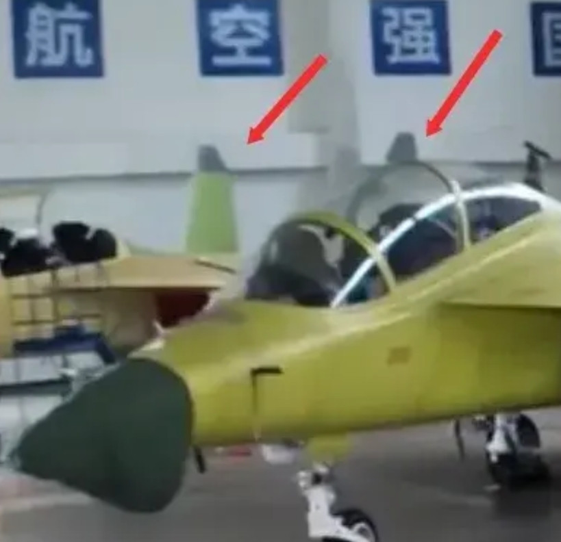 又是机库，央妈又搞了个声东击西……央妈又一次上演了主角与配角的故事，最终还是