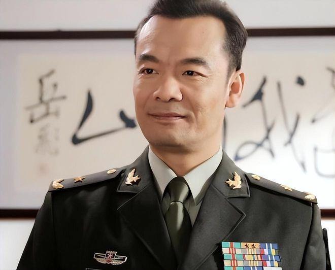 从少尉到少将，需要多少年？少尉是军官的起点，少将是将军的起点。从2021年开