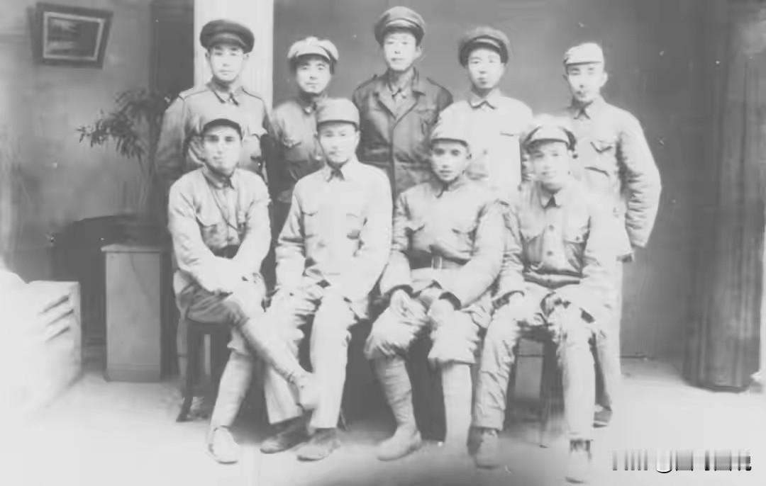 戴戎光可以说是最憋屈的要塞司令，地下党为了能让他当上要塞司令竟然花费了30两黄金