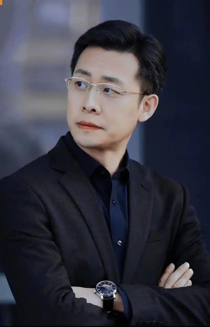 性学专家李银河说："男人一定要记住，女人，她爱不爱你，根本不用去试探，你只要看清