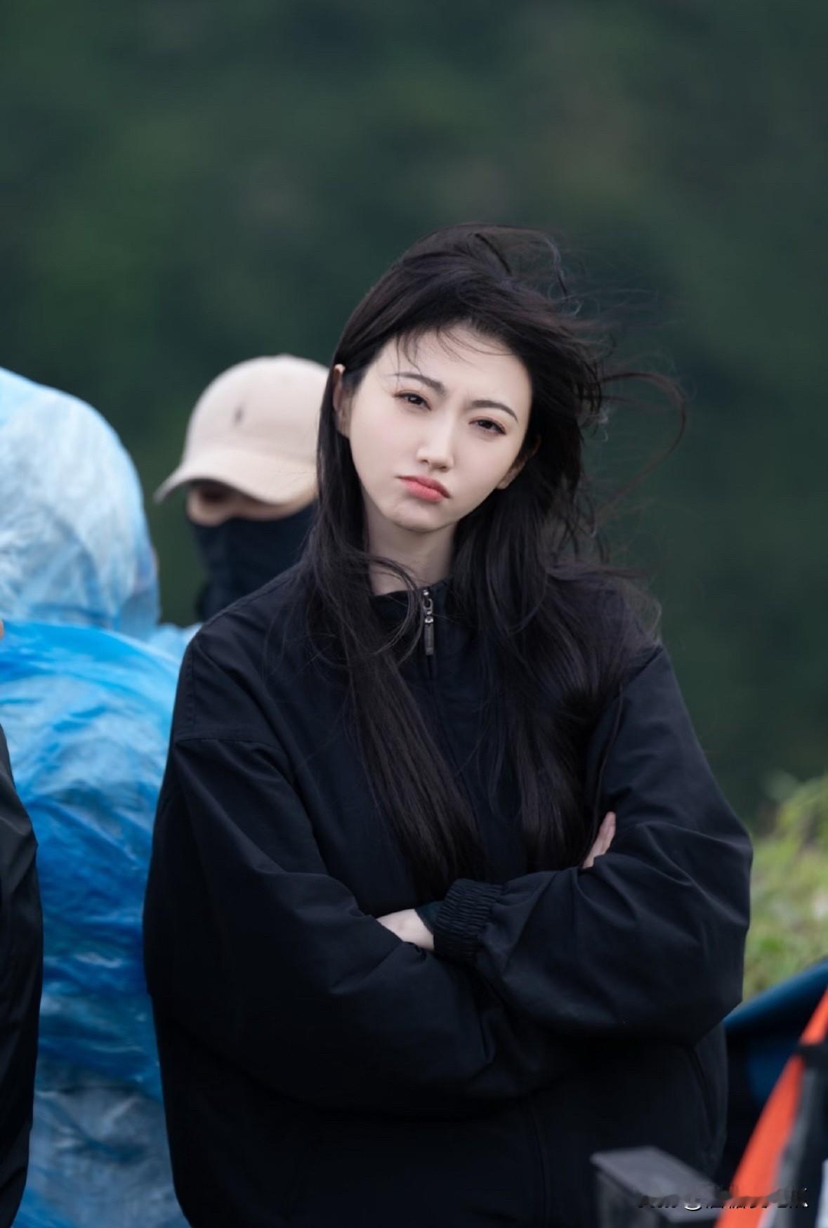 说谁我都相信但是景甜，我是不相信的她没有那么聪明，而且心思很单纯，被第一任男