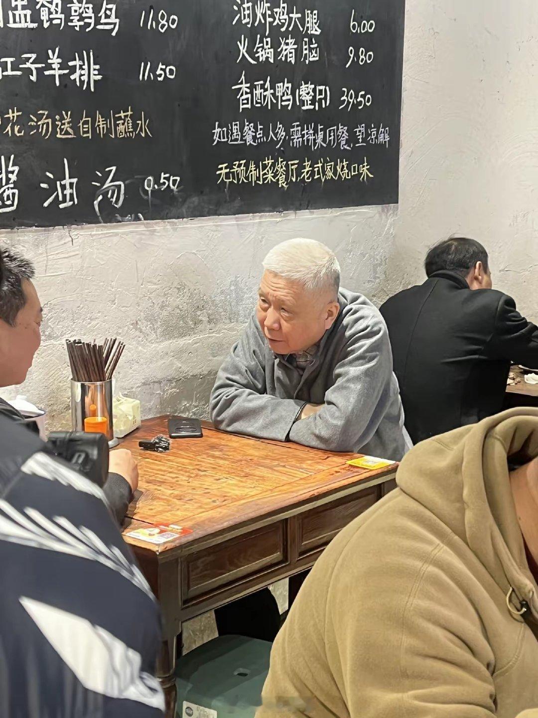 《钱氏家训》一书中说：真正的孝，不是孝顺父母，而是把父母的缺点和祖上的弊端，在自