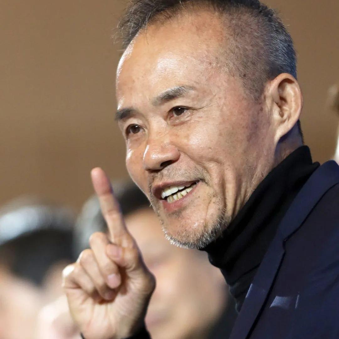 王石都栽了！普通人别瞎折腾血汗钱王石退休后砸的三个项目全凉了，台上说“只要