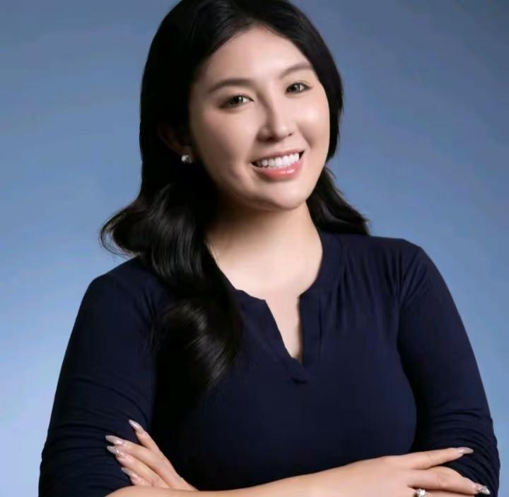 新兰天门店负责人承认送车只是祝福而已！最新消息，因为热度很高，有国内媒体记者去