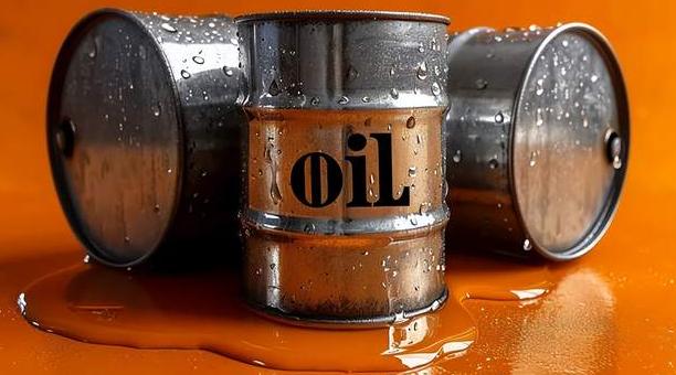 最近中东那几声炮响，震掉的可能不只是几个油气罐子，而是维持了半个世纪的“石油美元