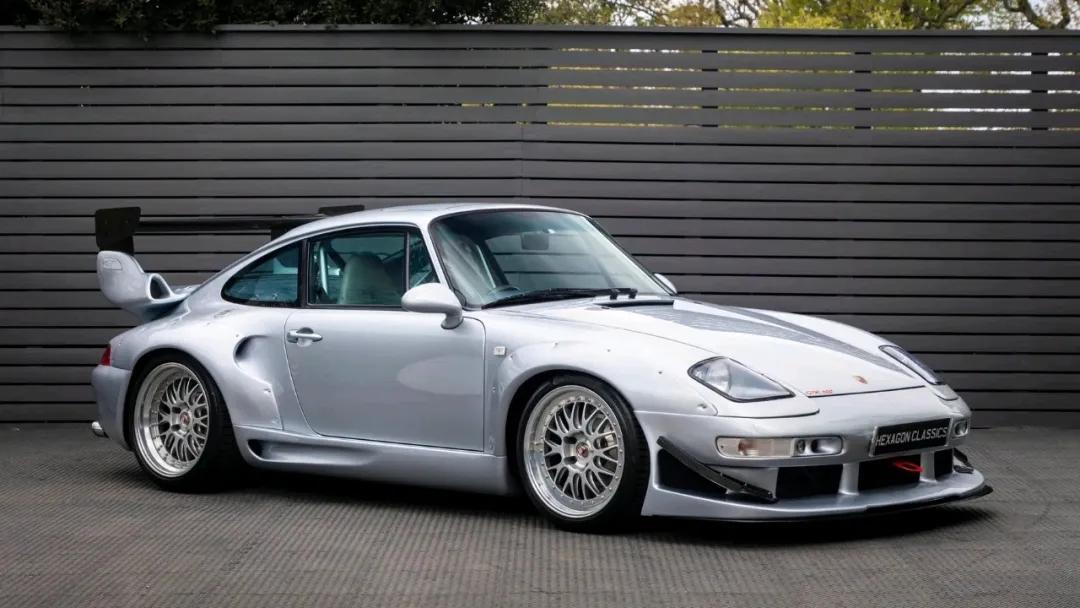 一台让993Turbo彻底脱胎换骨的90年代改装巅峰之作。1981年创立的G