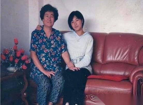 辽宁那对借了七万多块钱、送独生女曹茜去德国留学的夫妇，终于有女儿的消息了。21