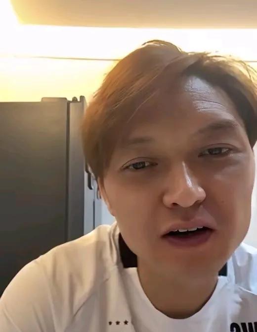 国脚汪嵩称自己虽然被禁足五年，但还在做足球训练营的技术顾问，每个月仍然有几十万的
