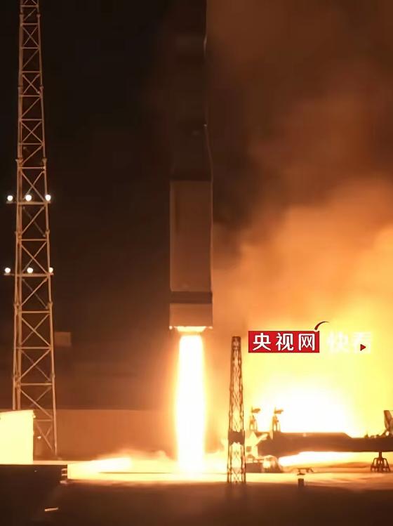 巴基斯坦卫星上天了，我们帮别人发射的，跟自己有啥关系？4月25日晚上8点15