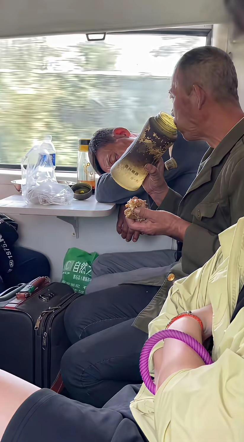 这样很踏实，也很知足！自己挣钱唯一享受的生活方式。老百姓不易，值得尊重。友友们