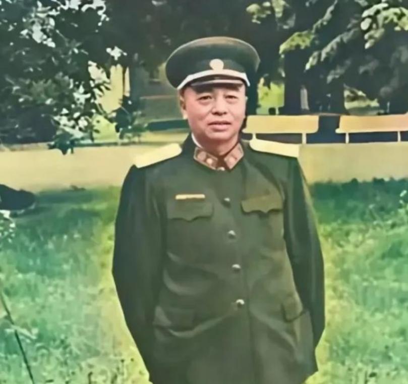 毛主席曾经说过：“当时只有一个半人主张出兵”，一个是毛泽东自己，那半个是周恩来。