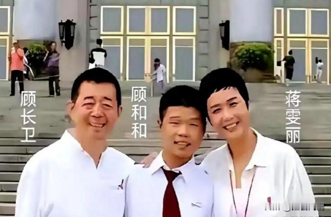 现在的网友嘴太毒了！也难怪明星名人不愿意把自己的私生活暴露给大家，评头论足的声