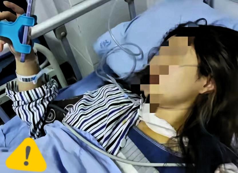 “聪明过头了！”10月15日湖北黄冈，一女子吃了一段时间的降压药后，觉得身体恢复