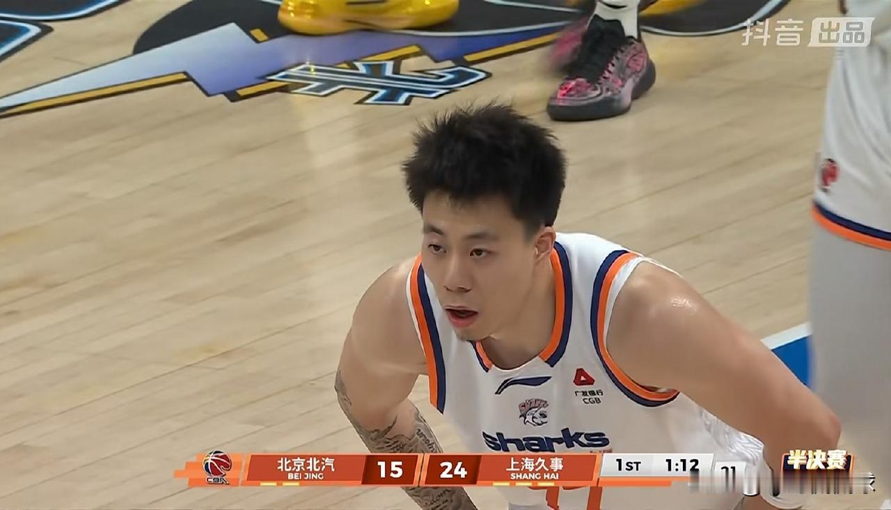 上海久事球星张镇麟真是太神勇了！在今天上海久事客场挑战北京北汽的季后赛半决赛G3