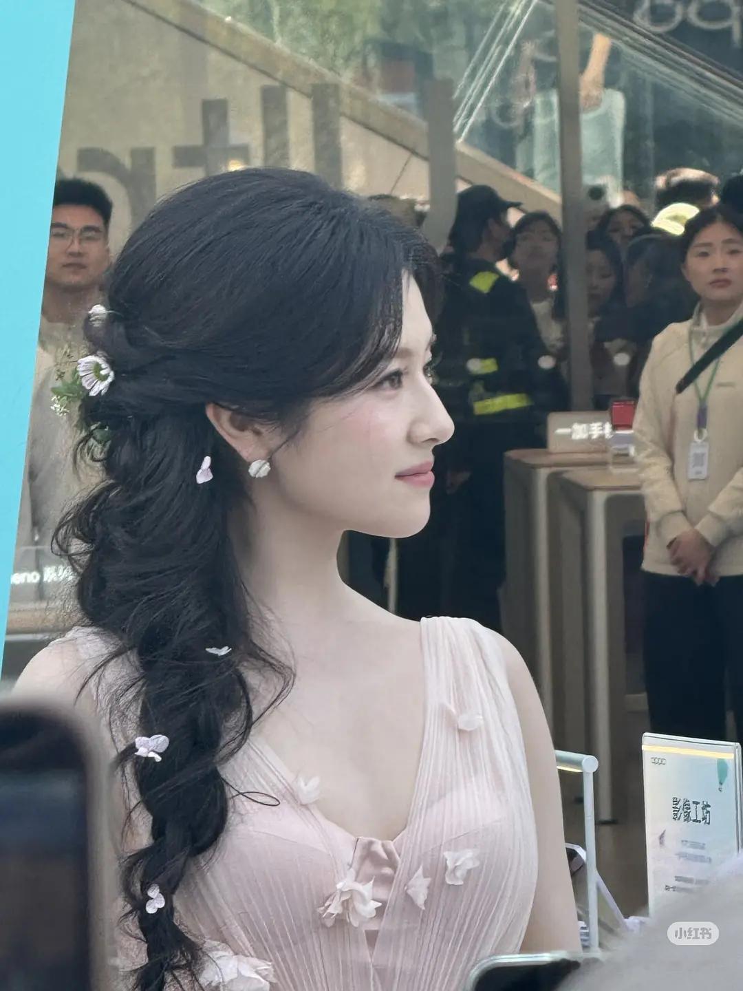 李兰迪今天活动原图直出，状态如何？