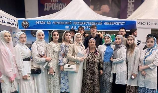 “悍匪之国”车臣女多男少，女人凹凸有致，领导人曾支持一夫多妻车臣这个俄罗斯自治