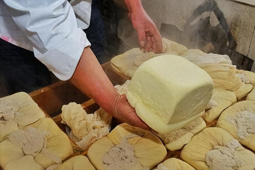 调查发现：老年人若经常吃豆腐，用不了多久，身体或有5种改善！楼下的老太太今年