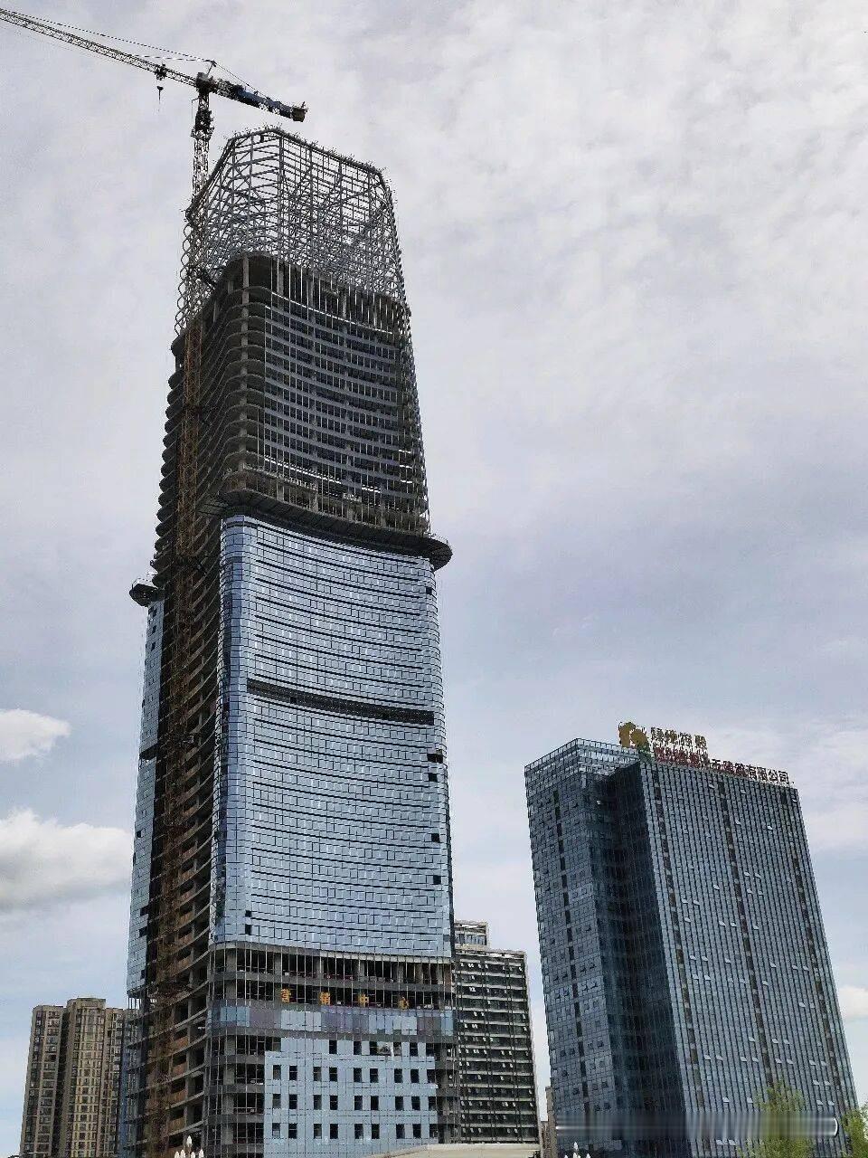 南充北站双子塔！这次复工，真不是摆拍！这还是我们盼了快十年的北站双子塔吗？
