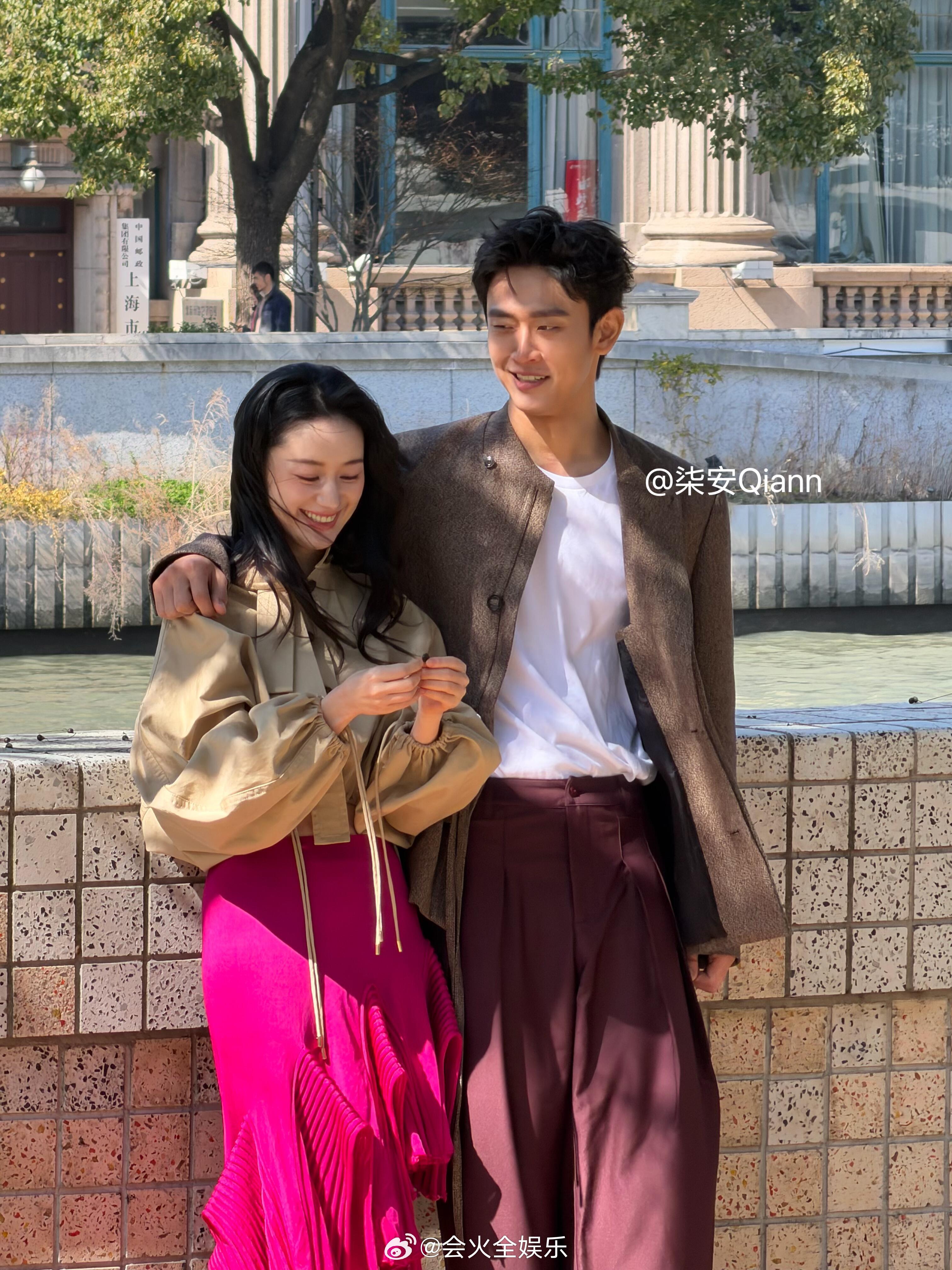 好幸福的双人活动苏州河边偶遇郭晓婷王天辰外拍偶遇郭晓婷王天辰拍摄