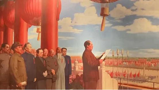 1949年，开国大典林伯渠宣布：“请毛主席升旗！