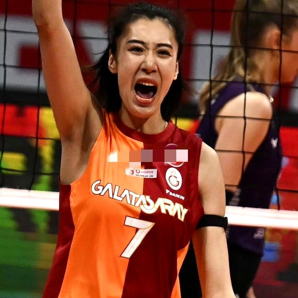 土超拦网第一，却被质疑屈才了！你可能只看到王媛媛单场狂揽8次拦网，入选最佳