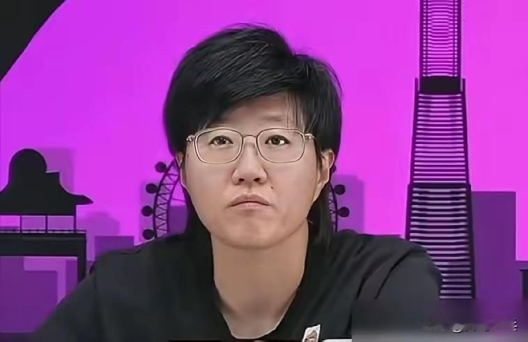 郭焱指导的点评一如既往的犀利。伦敦世乒赛，王曼昱2比3输给张本美和后，郭焱指导一