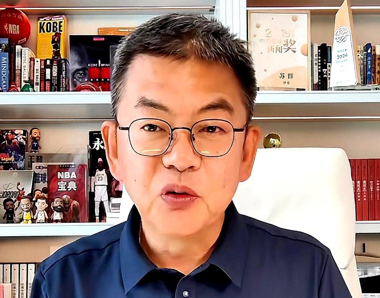 当卡塔尔用替补出战时，别以为是送温暖，是把牌扣住了。苏群说得直白，这是主动遮掩
