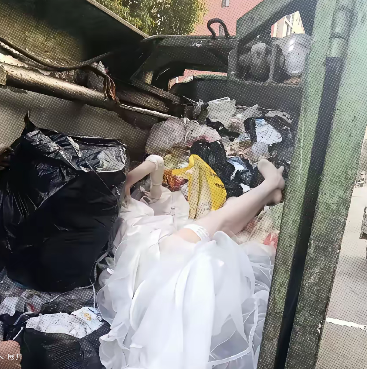 吓死我了，差点看错，谁把老婆扔了？