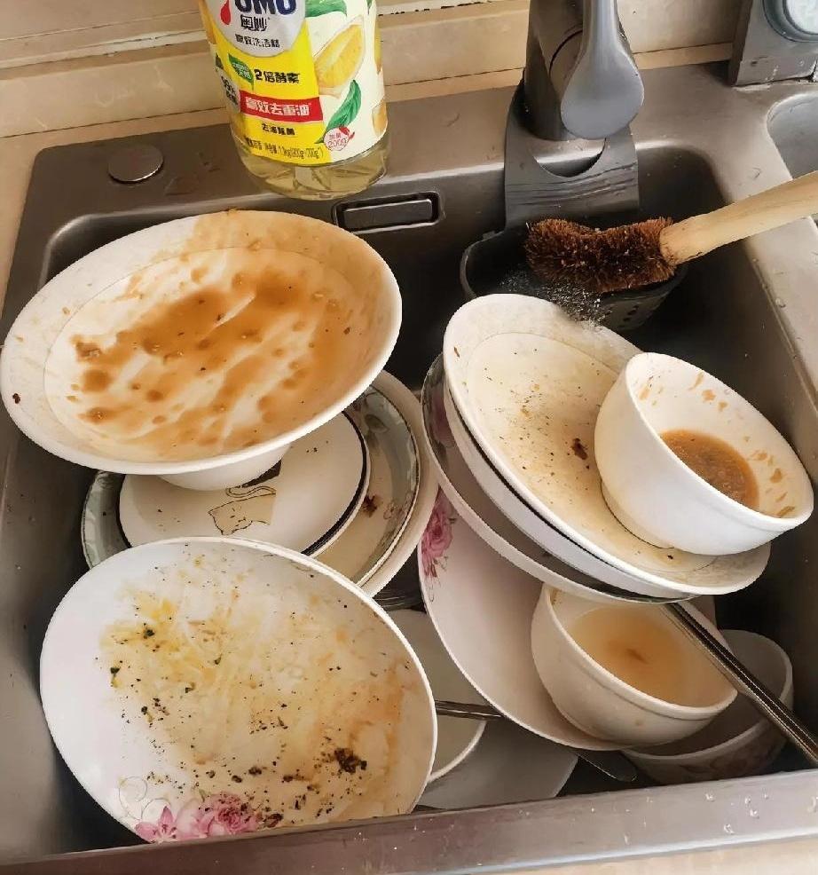 连上7天班好不容易盼来双休，婆婆一通电话摇来两个姑姐全家十几口人，我这到底是放假