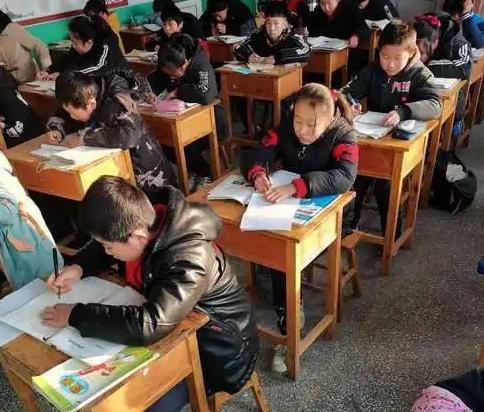 现在的教材跟以前比，最大的区别莫过于：1、以前学数学，考的就是数学，现在学数学