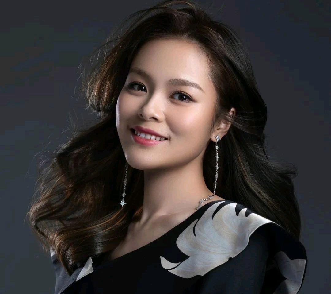 知名女高音歌唱家龚爽去世，年仅37岁，曝最后露面照，最难过的便是阎维文瘦到锁骨