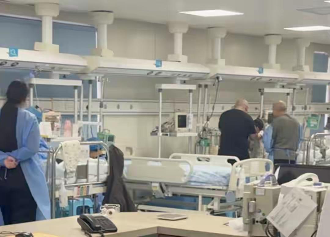 儿科已出现甲流危重症这场看似普通的流感，正悄然变得越来越危险。曾经以为孩子发烧