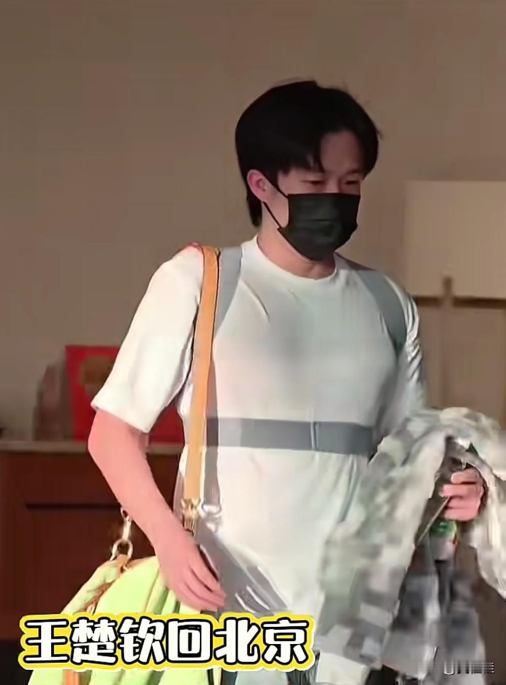 “莎头”受伤的细节一曝光，真的让人瞬间破防！孙颖莎左脚踝都用运动绑带捆扎了