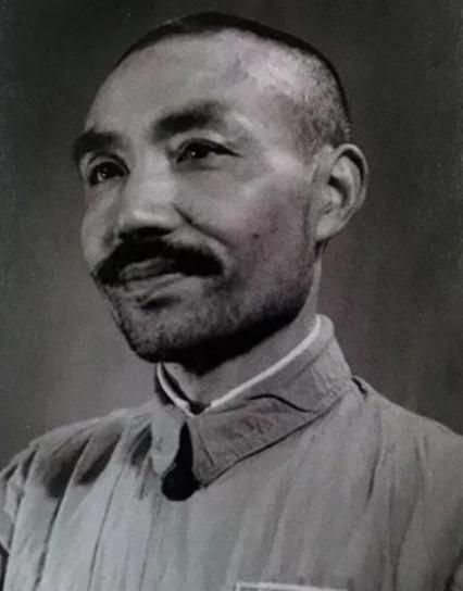 他建国之后长期休养，没有军衔和工作，1955年评级的时候，工作人员犯了难，毛主席