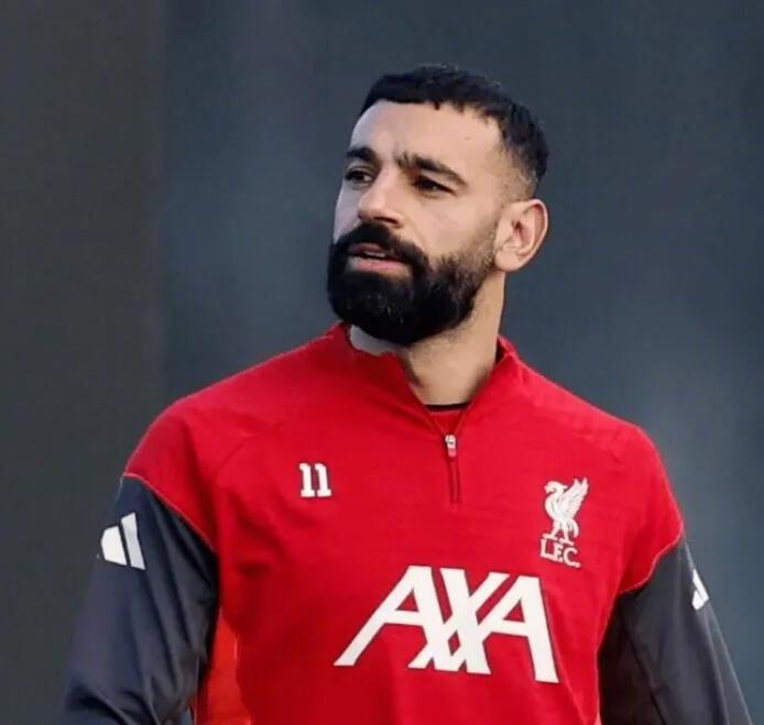 欧洲转会新闻！★谋定后动！沙特方面虽然有意签下萨拉赫，但他们必须先得到明确的