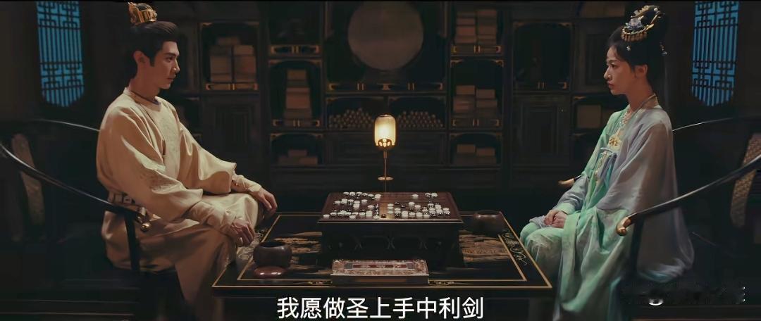 《御廷谣》剧集改编自行烟烟高分原著小说《吾皇万岁万万岁》，原著作者亲自操刀改编，