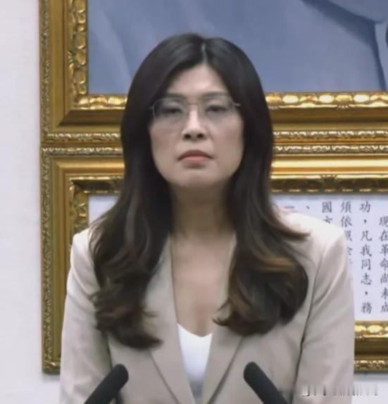 郑丽文雷厉风行！怒怼民进党赖清德，今天直接两招齐出，结结实实给了赖清德三记闷棍。