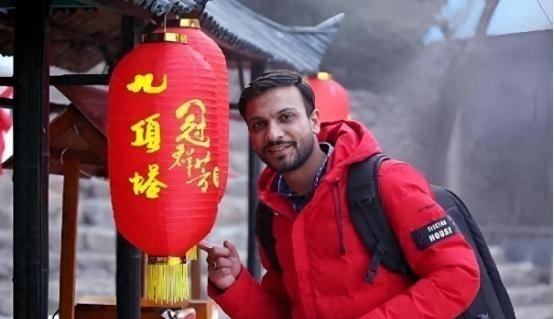 大批美国游客涌入中国，回国后坦言：客观对比，中国比美国强多了。光今年一季度上海一