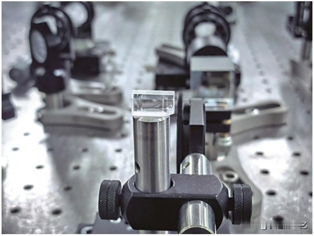 家人们，您知道吗？中国科学家又造出了个“世界冠军”晶体！就这两天，中国科学院