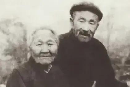 1956年，山东一卖酒老汉被当特务抓了，他一亮伤疤，所有人都哭了！195