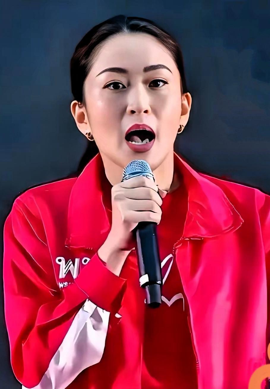泰国那边又有大动静！2025年10月14日晚，泰国警方逮住了个无证