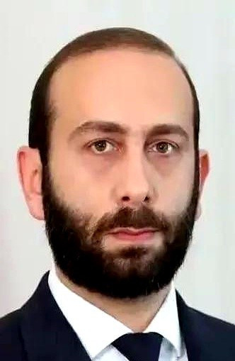 亚美尼亚要搞事，欧洲国防掺一脚亚美尼亚这回玩大了！直接宣