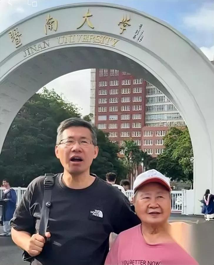 清华博导逛广州连跑6所大学哎你猜怎么着？不同学校的入校门槛差得能隔条珠江