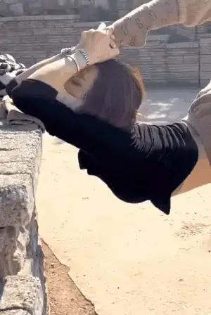 多晒太阳☀，有益健康。姿势越帅，健康越爱[捂脸哭][捂脸哭][捂脸哭]