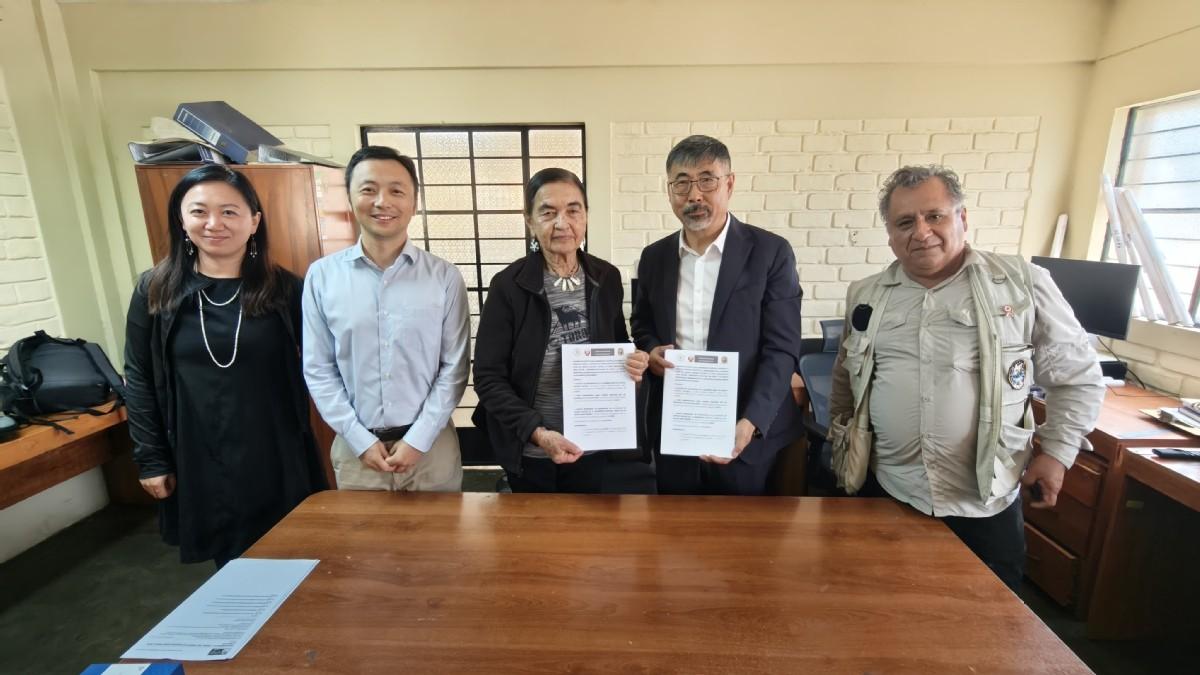 手铲伸向安第斯山脉！中国考古队首次登陆南美，去挖掘美洲最早文明。提起考古，很