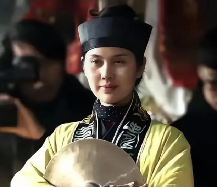 “哈尔滨舞蹈系毕业的刘景花把房子卖了45万，跑去陕西扶风县把一座快塌的破道观硬生