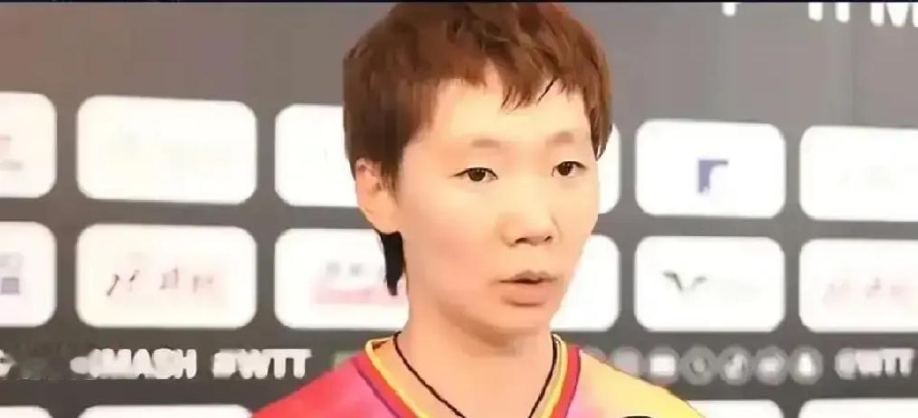 脚踝缠成木乃伊，王曼昱却退赛了！不是怕输，是算账。乒超冠军奖金80万，新加