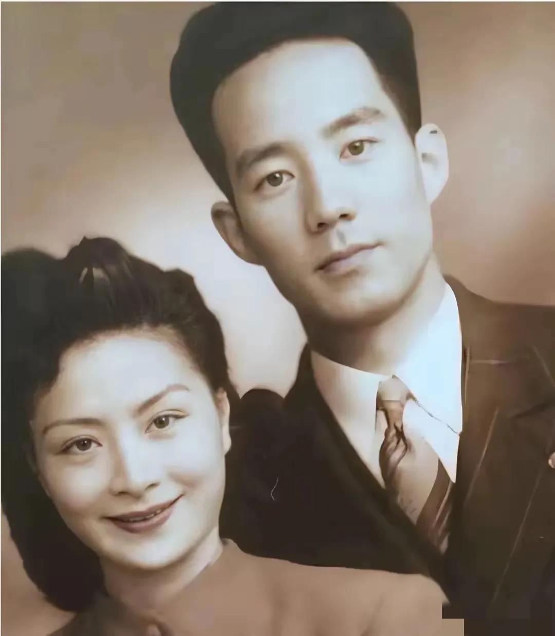 家庭背景这么显赫，人却这么低调。太难得了。演员高鑫出生于1976年北京一个显赫